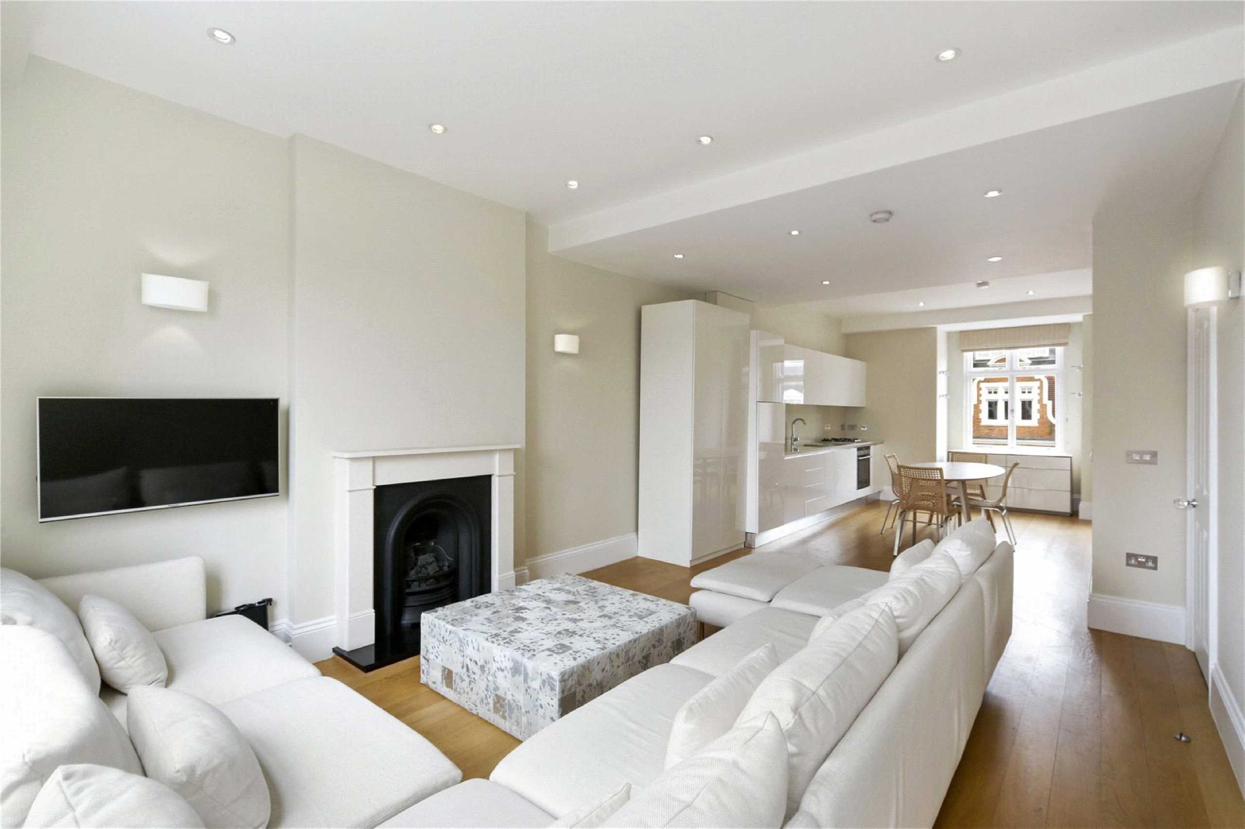 Flat Palace Court in City of Westminster
