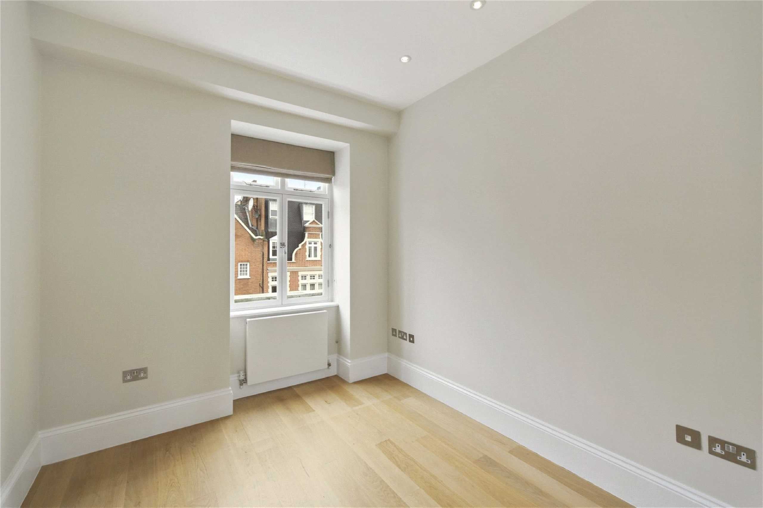 Flat Palace Court in City of Westminster