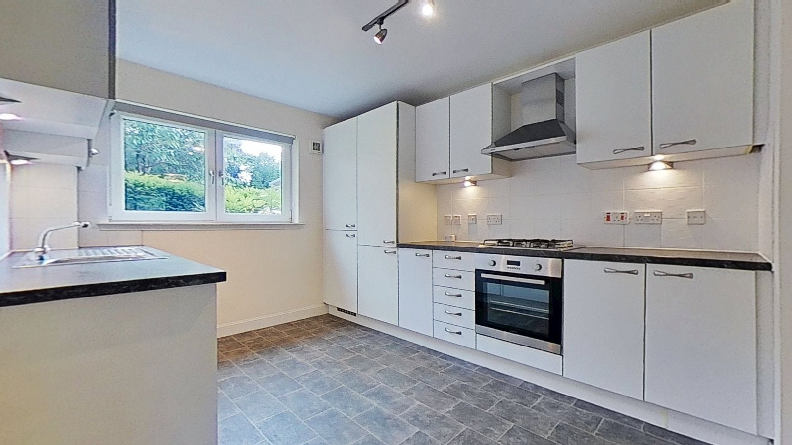 Flat Dalsholm Place in Glasgow