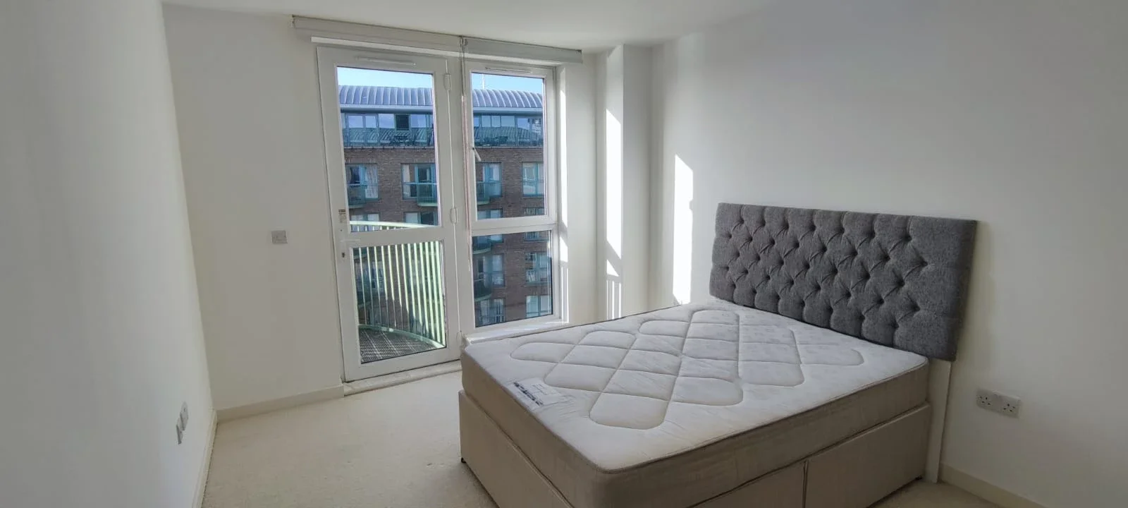 Flat Ottley Drive in Greater London