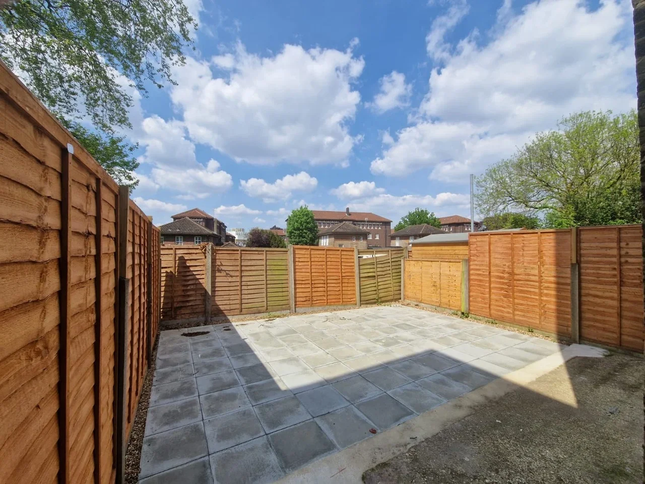 Flat Champion Park in Greater London