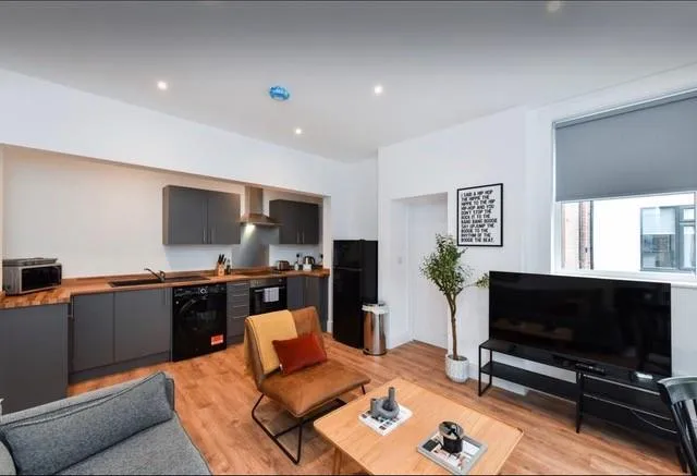 Flat Dovecote Lane in Nottingham