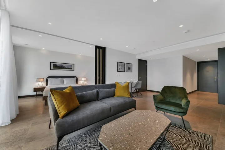 Flat Blackfriars Road in Greater London