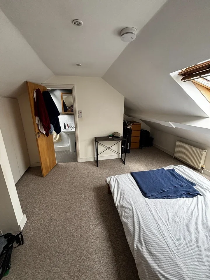 Room Brayburne Avenue in Greater London