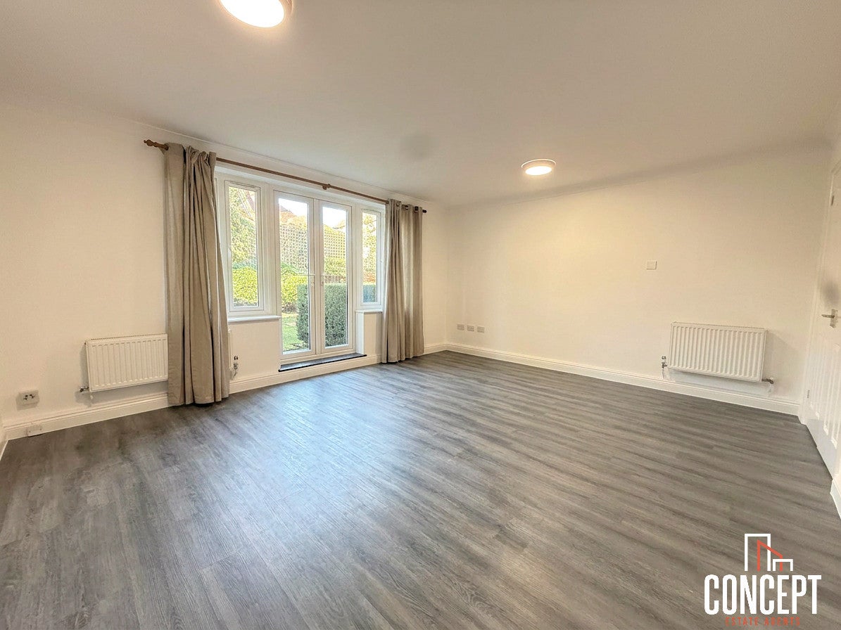 Flat Nursery Road in Greater London