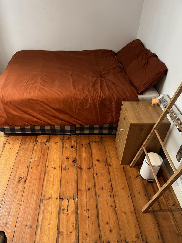Room Back Church Lane in Greater London