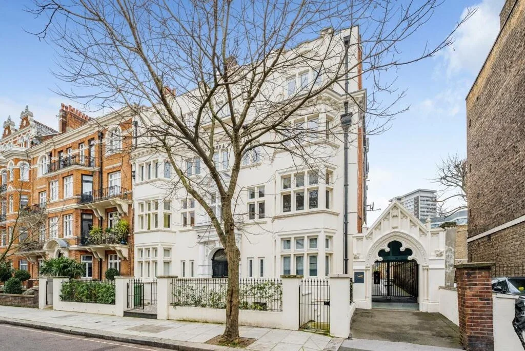 Flat St Mary's Mansions in City of Westminster