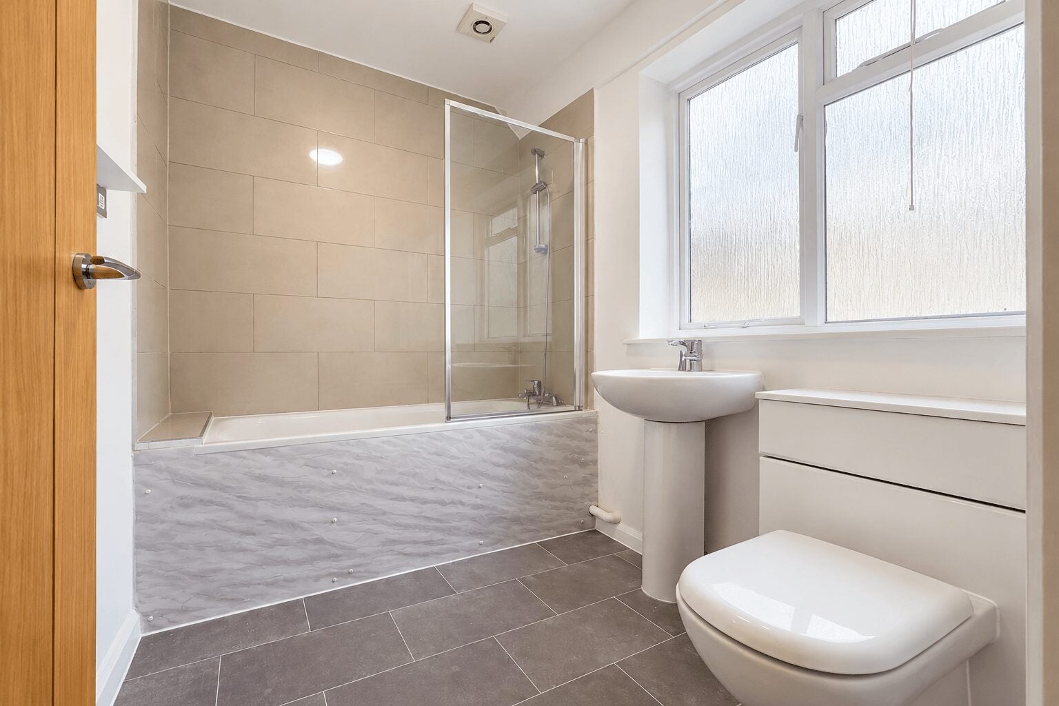 Room Bull Lane in High Wycombe