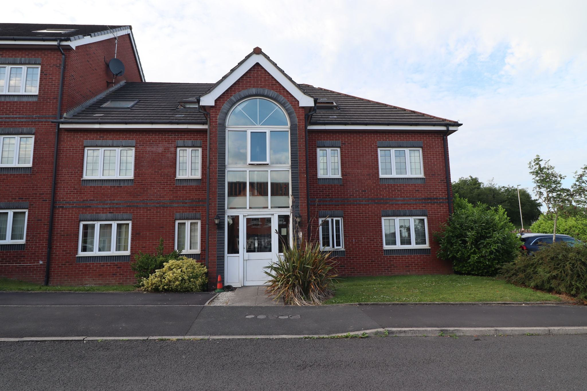 Flat Nightingale Close in Blackburn