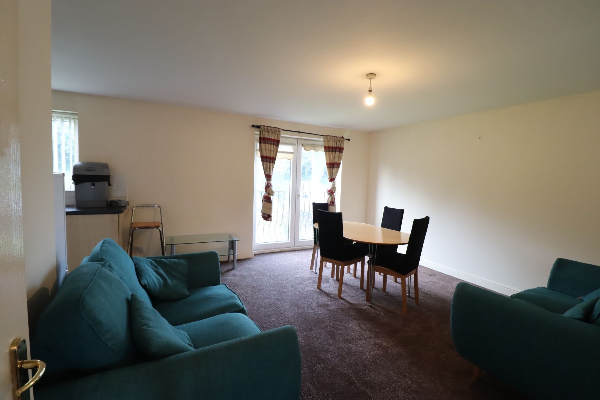 Flat Nightingale Close in Blackburn