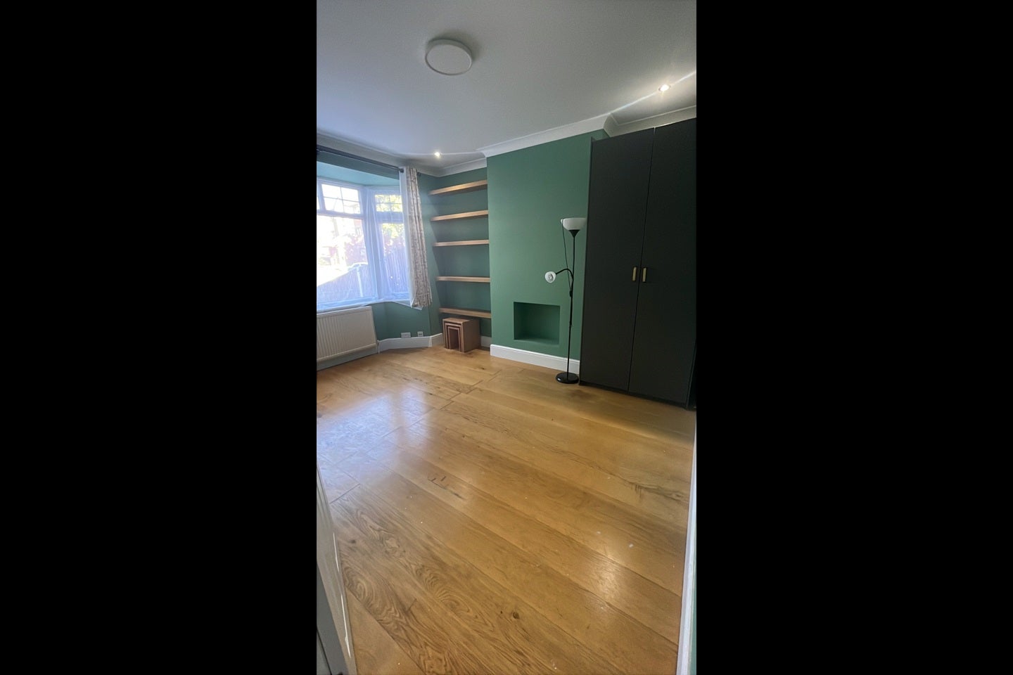 Room London Road in Greater London