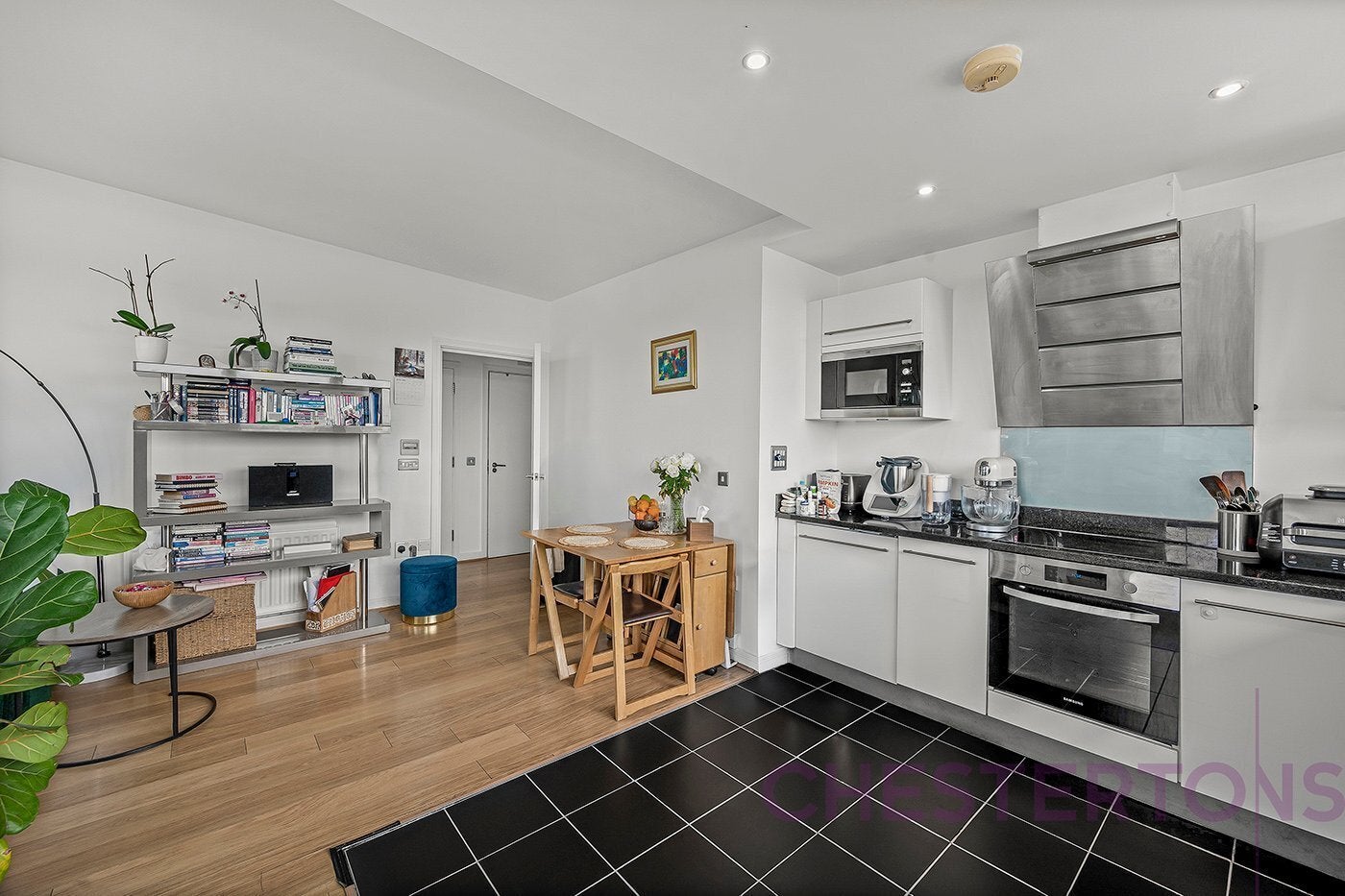 Flat Argyll Road in Greater London