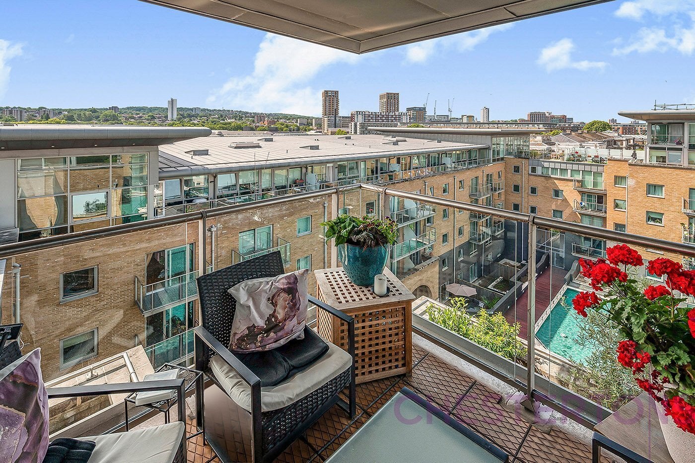 Flat Argyll Road in Greater London