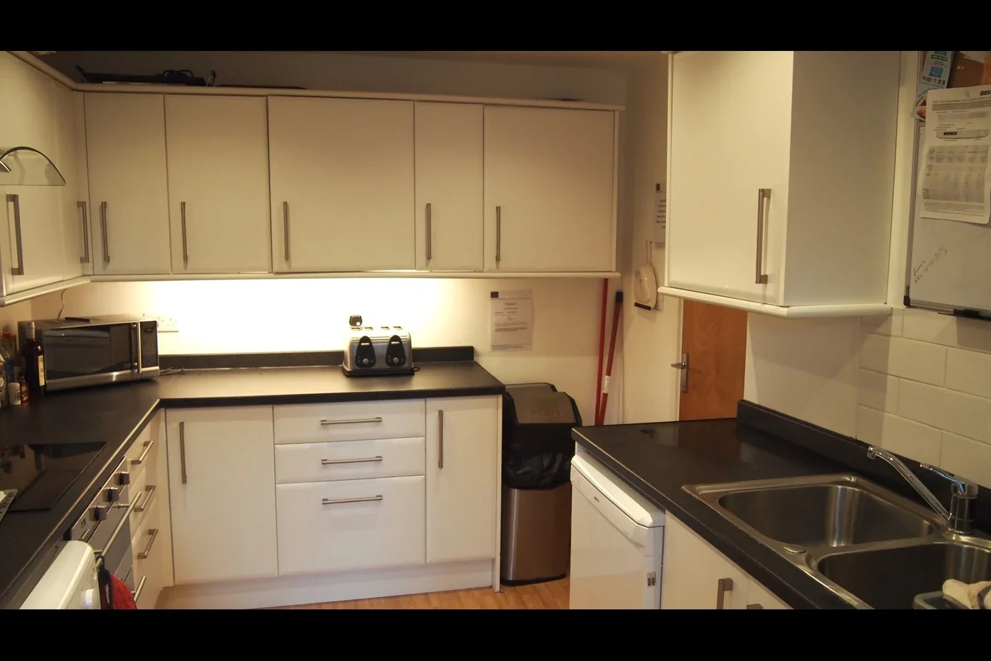 Room Aintree Road in Crawley