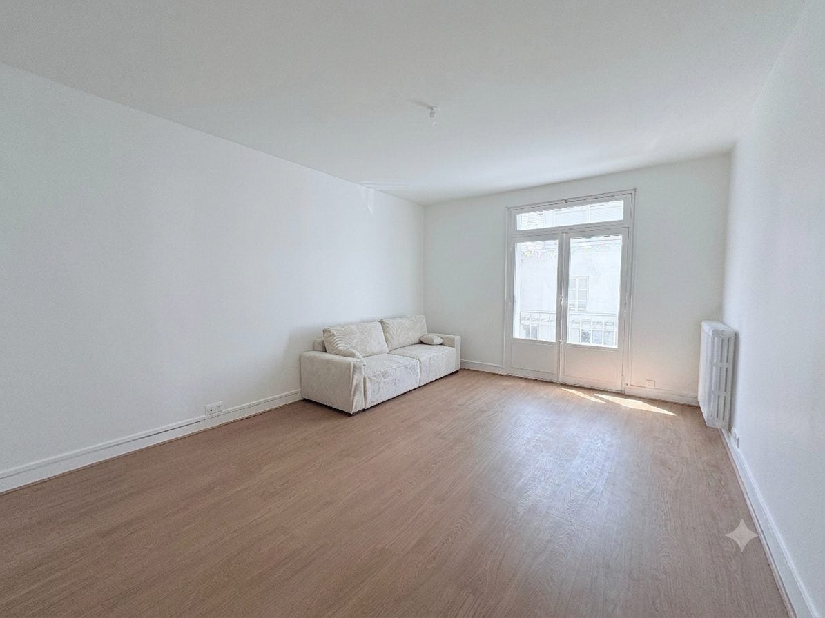 Flat Place Georges Coudray in Saint-Malo