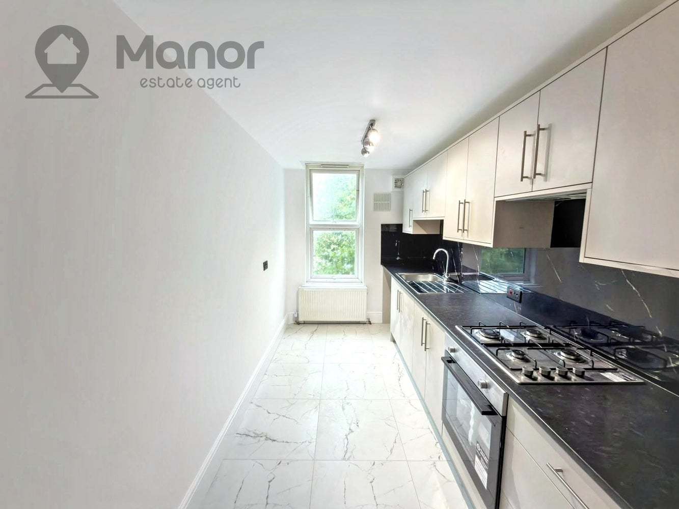 Flat Iverson Road in Greater London
