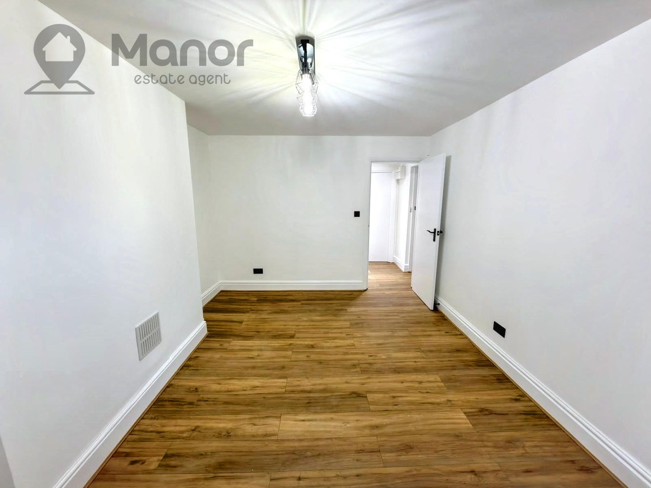 Flat Iverson Road in Greater London