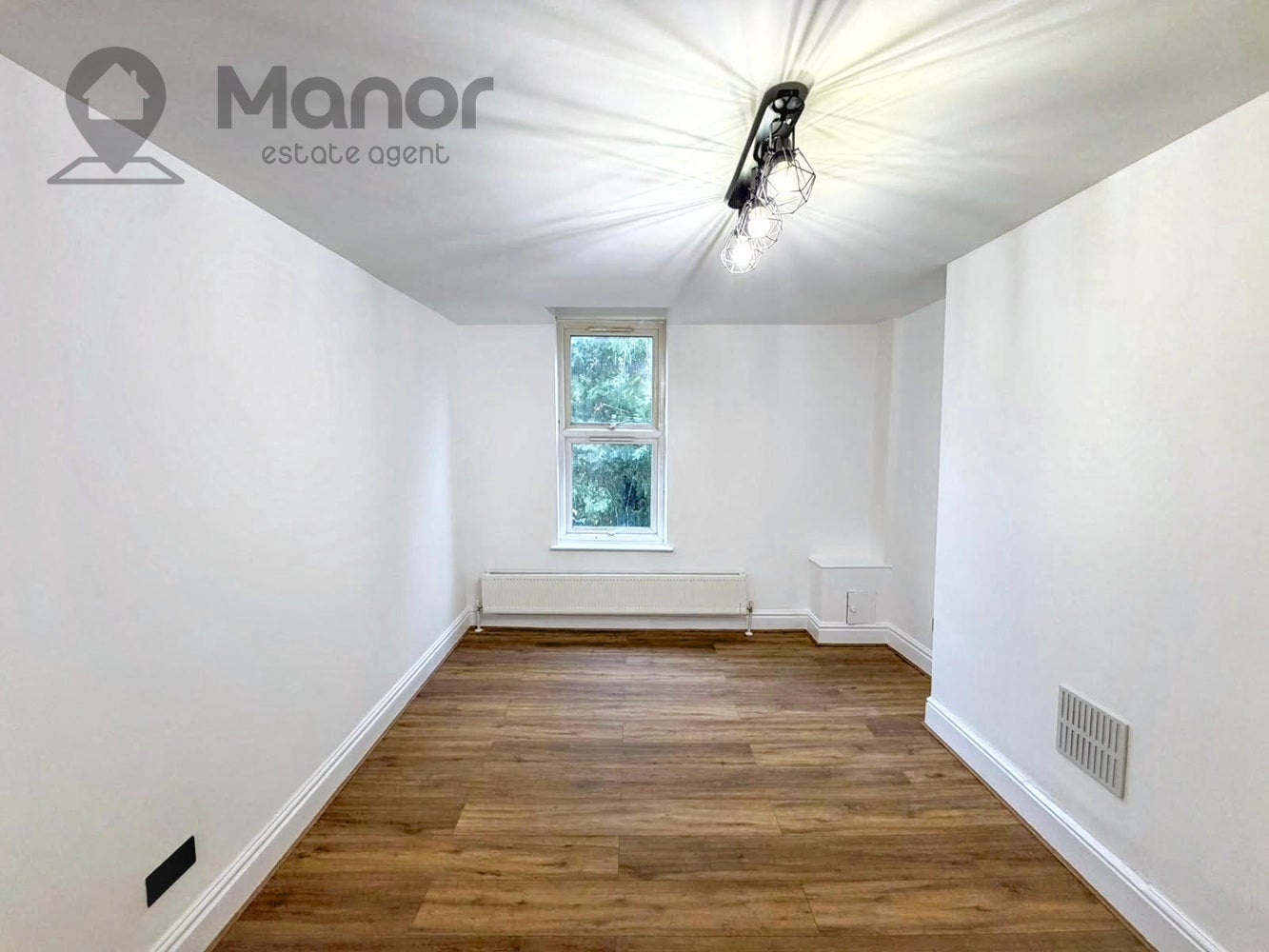 Flat Iverson Road in Greater London
