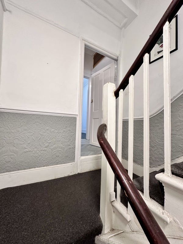 Flat Belgrave Road in City of Westminster