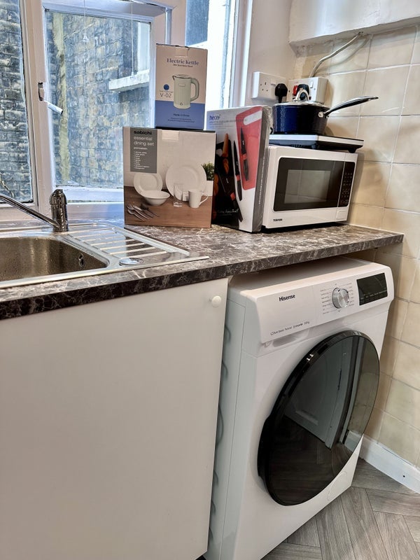 Flat Belgrave Road in City of Westminster