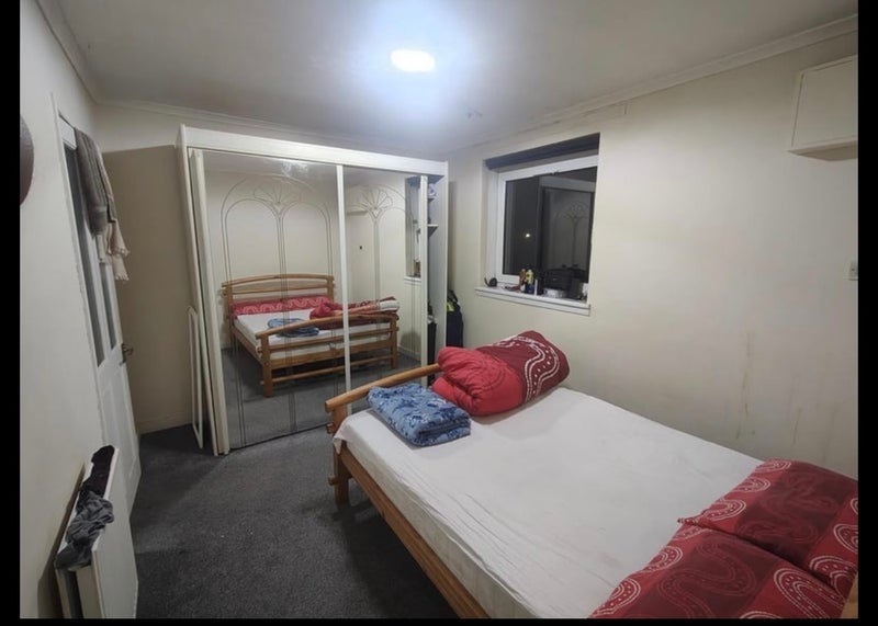 Room Armadale Path in Glasgow