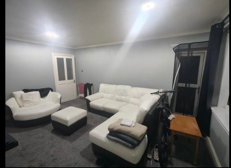 Room Armadale Path in Glasgow