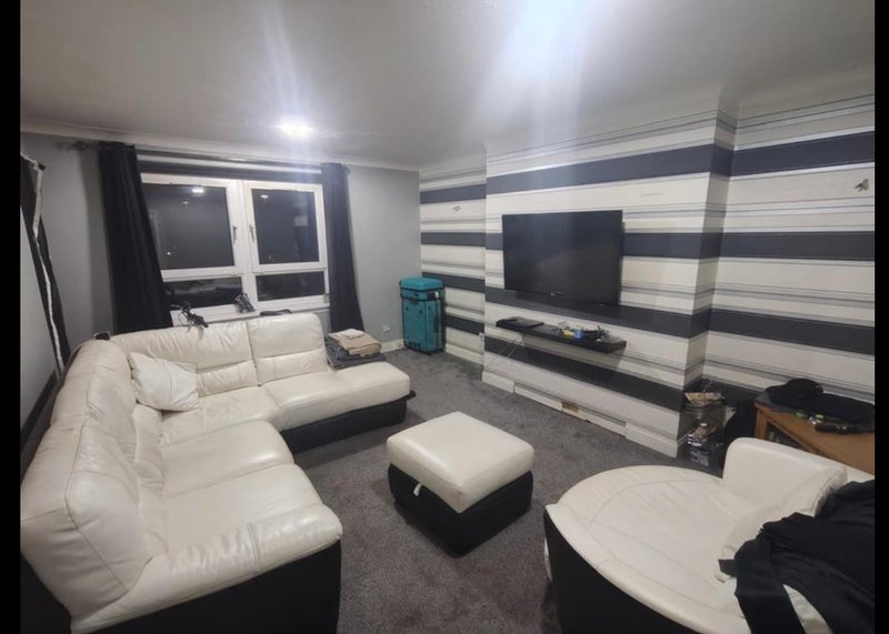 Room Armadale Path in Glasgow