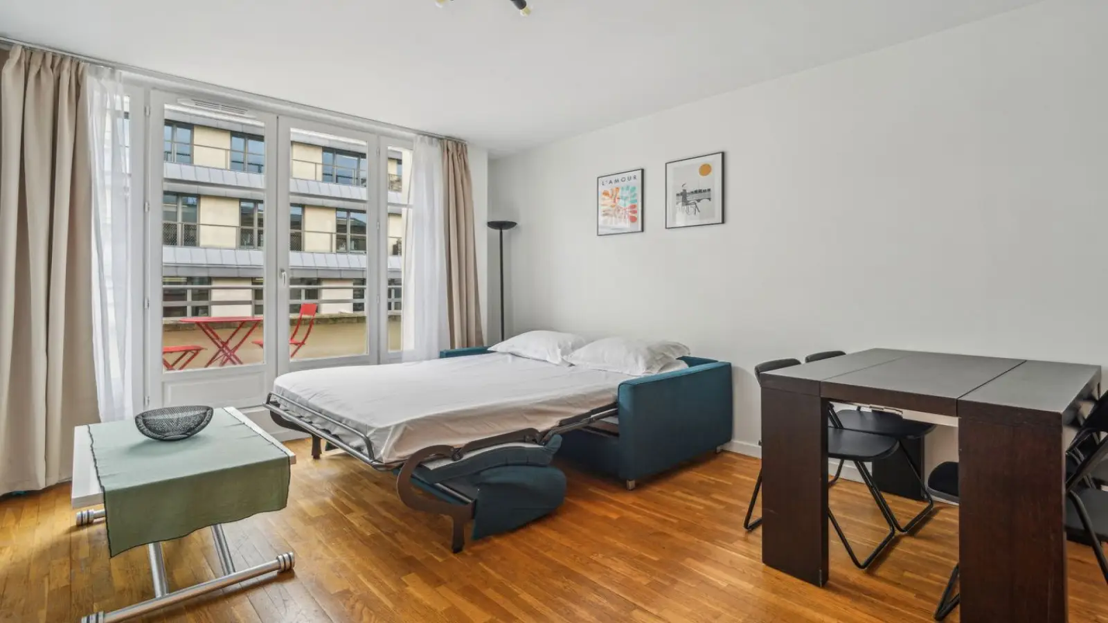 Appartement Rue de Bassano à Paris
