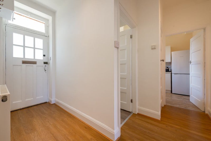 Flat Parkhurst Court in Greater London