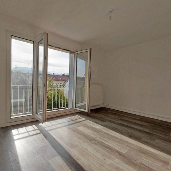 Appartement Rue des Écoles à Échirolles