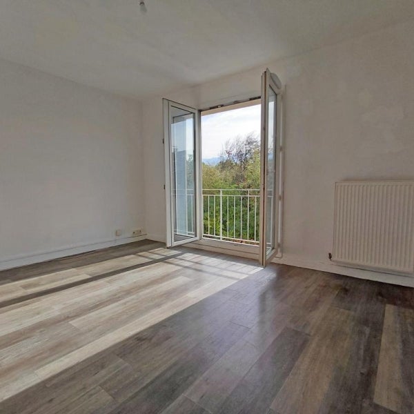 Appartement Rue des Écoles à Échirolles