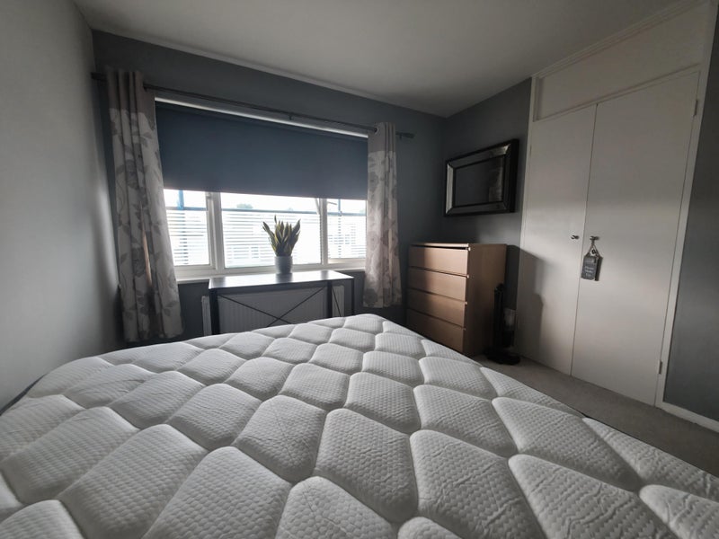Room Mayfield Gardens in Brentwood