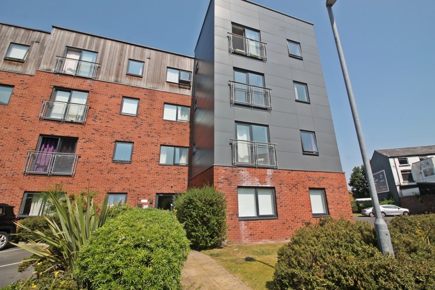 Flat Dutton Court in Warrington