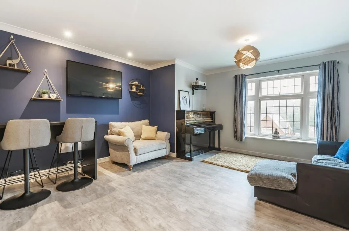 Flat Osnaburgh Hill in Surrey Heath