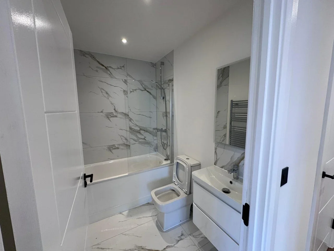 Flat Warwick Close in Greater London