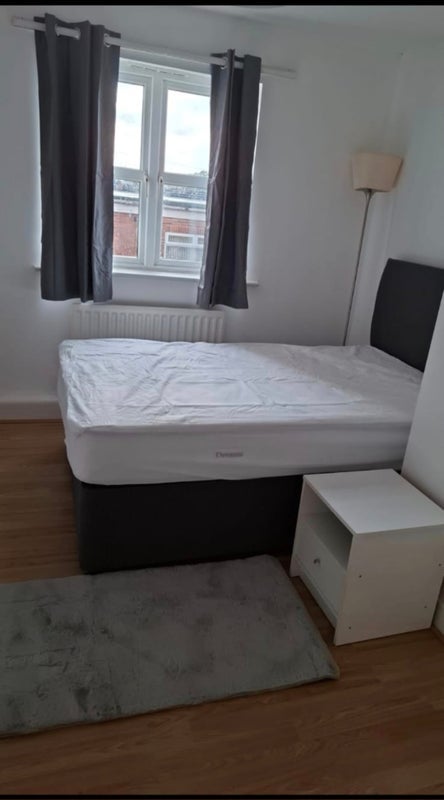 Room Westoe Road in South Tyneside
