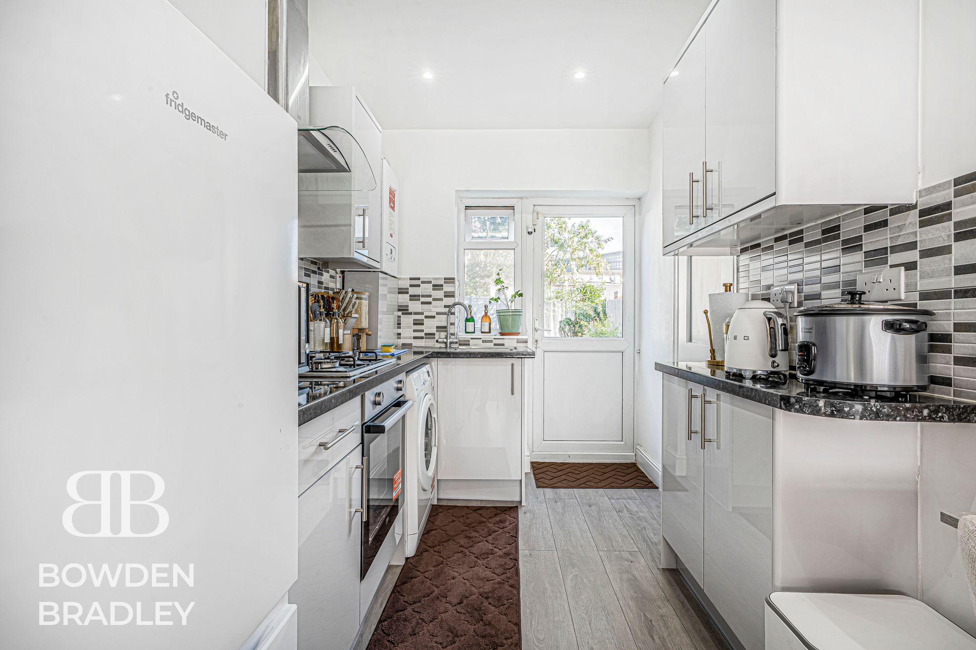 Flat Gaysham Avenue in Greater London
