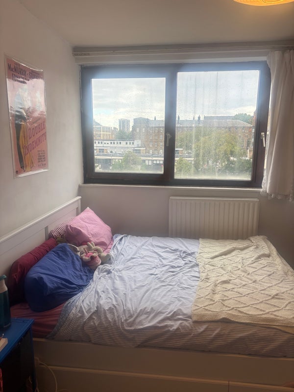 Room Hare Walk in Greater London