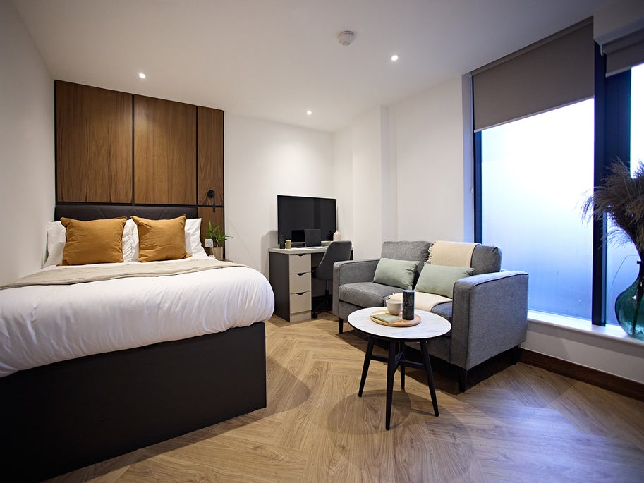 Flat Wade Lane in Leeds