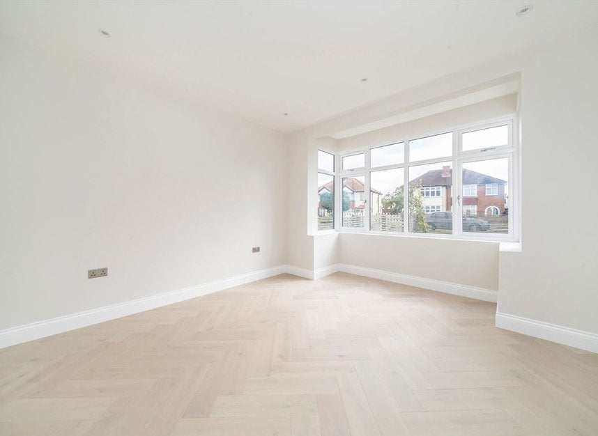 House Beresford Avenue in Greater London