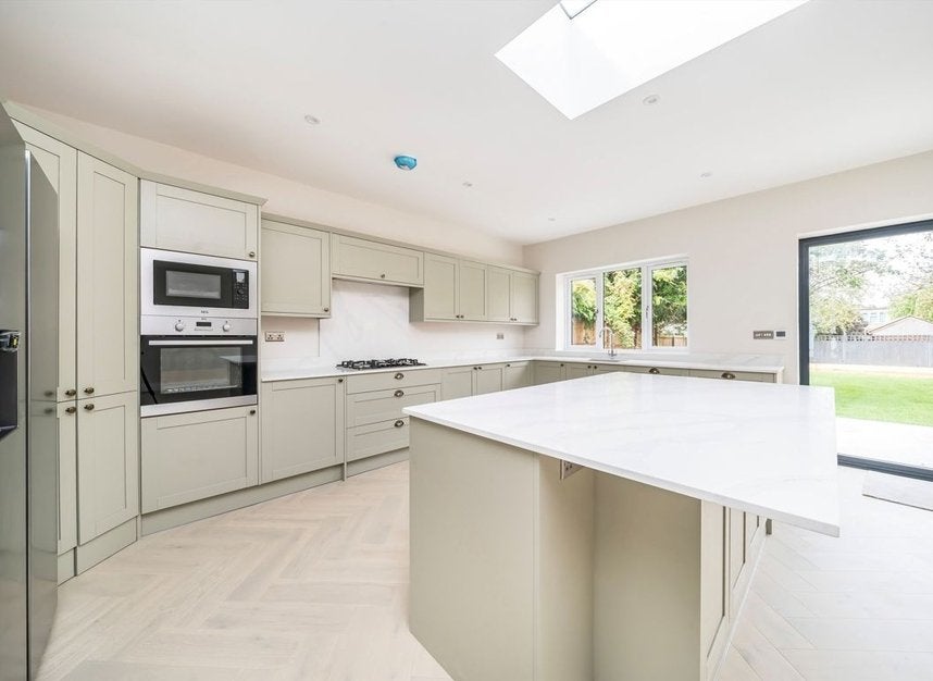 House Beresford Avenue in Greater London