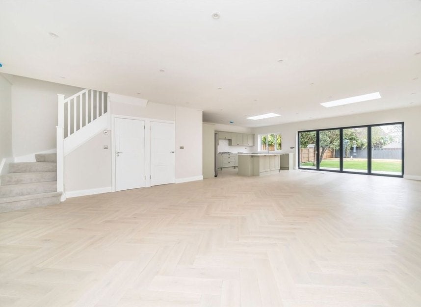 House Beresford Avenue in Greater London