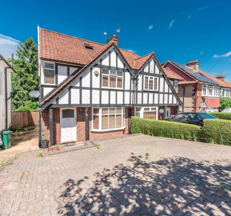 House Farm Road in Greater London
