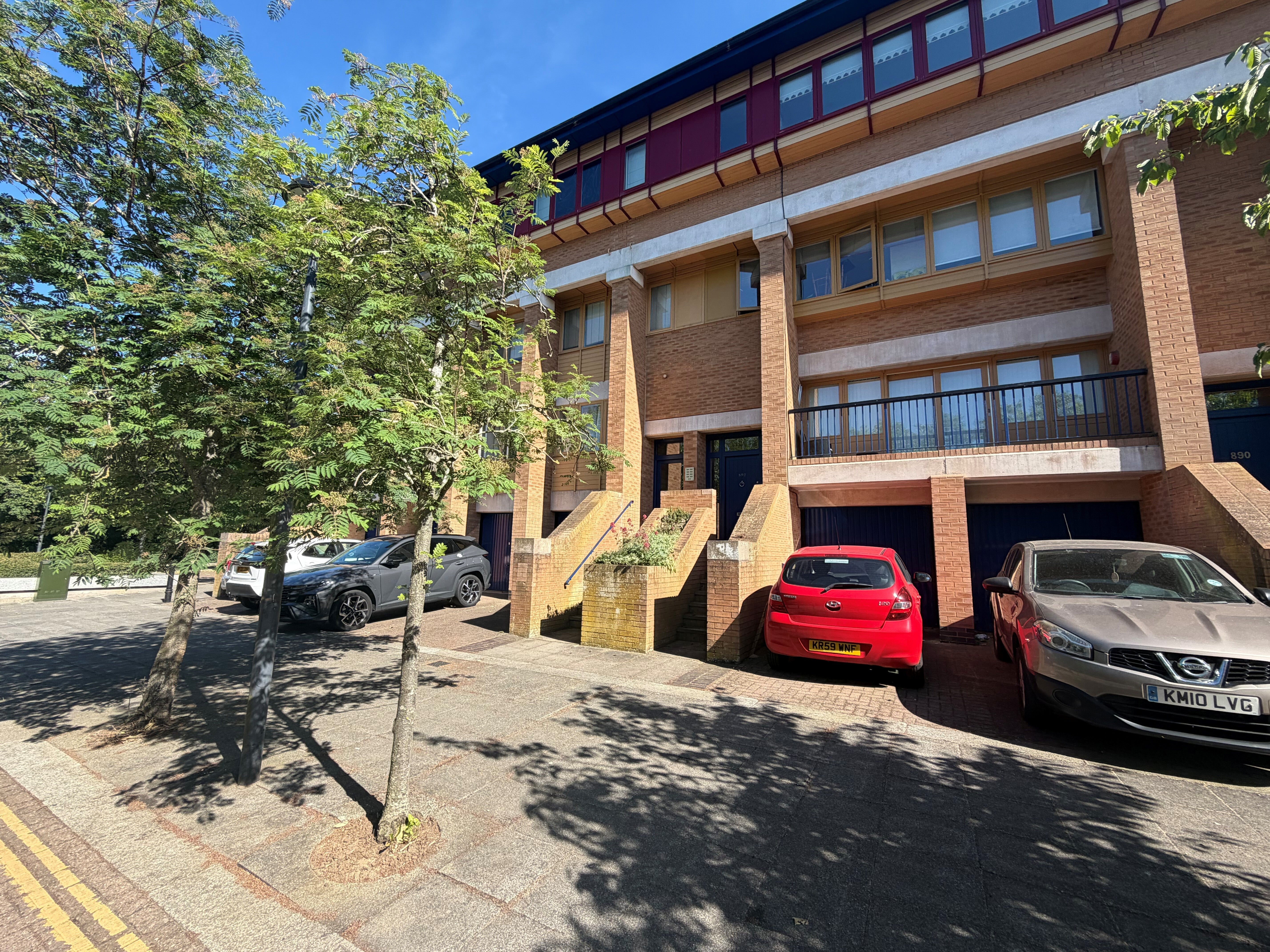 Flat Ramsons Avenue in Milton Keynes