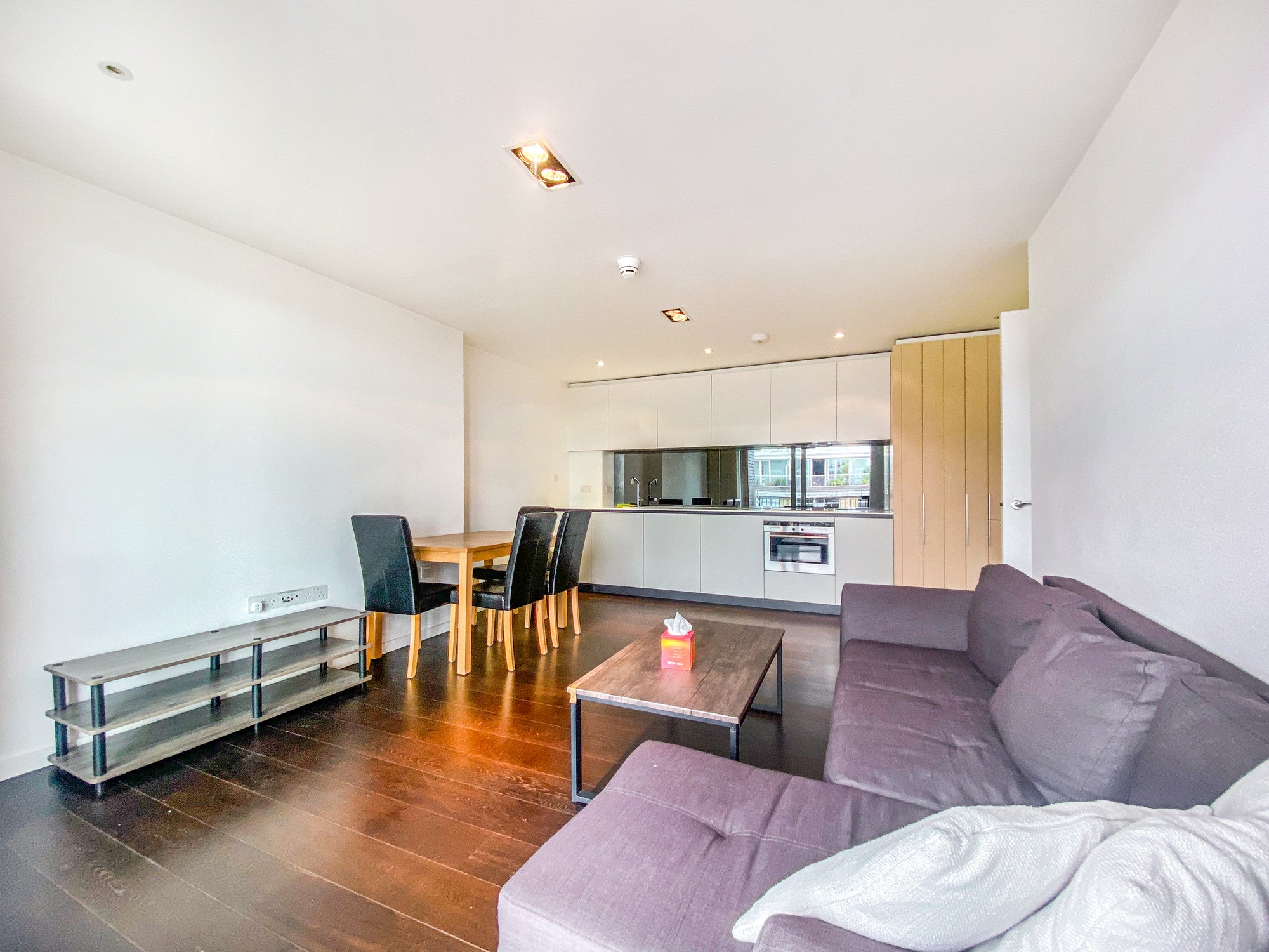 Flat Grand Junction Wharf in Greater London