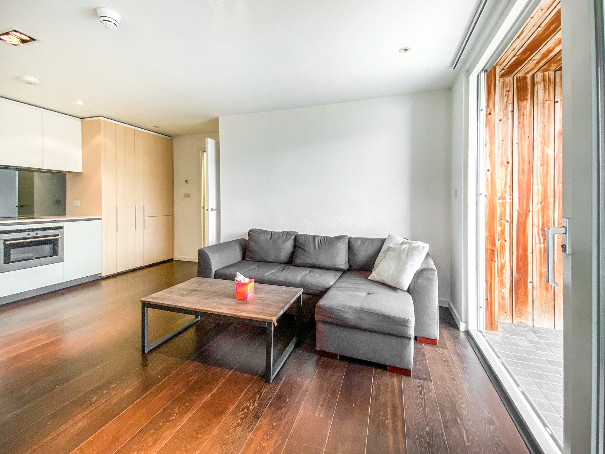 Flat Grand Junction Wharf in Greater London