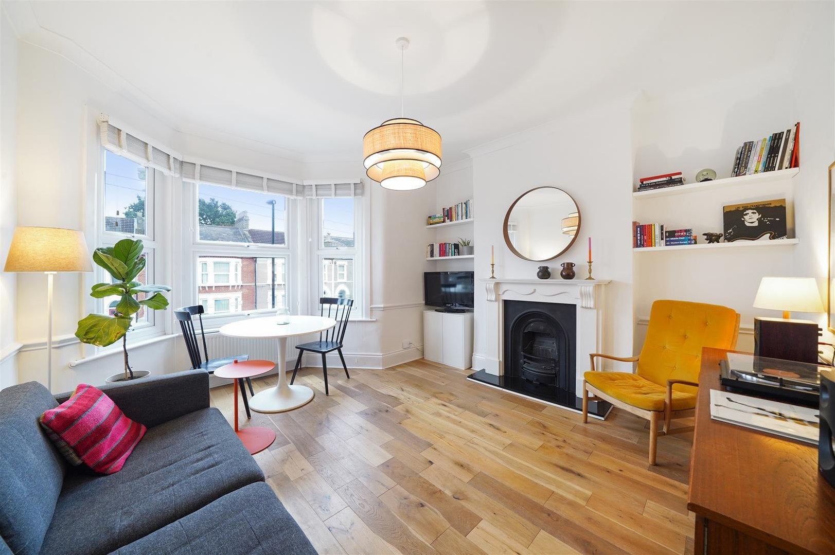Flat Birkhall Road in Greater London
