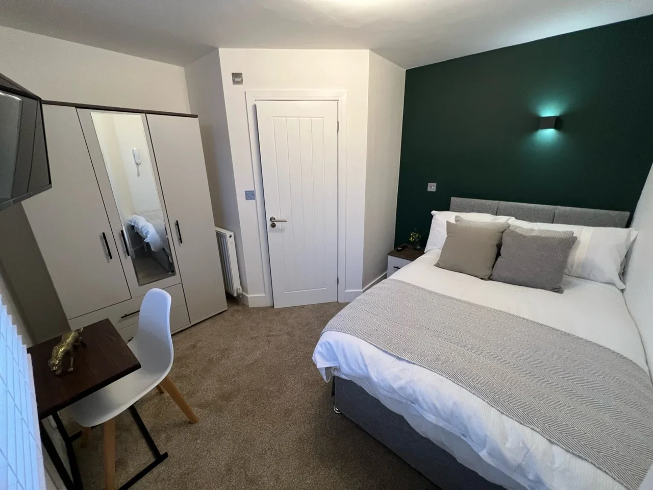 Room Saunders Street in Gillingham