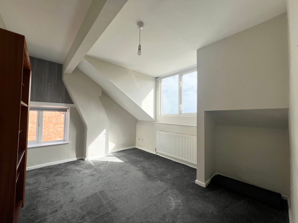 Flat Cambridge Road in Southport