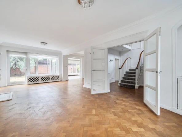 House Middlefield in Greater London